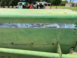 John Deere 342 wire tie baler