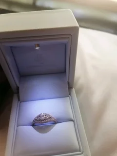 Engagement ring R25000