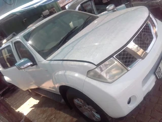 Stripping for Spares: Nissan Pathfinder V6 4x4