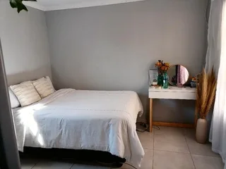 Batchelor room available immediately in Protea Glen ext 29