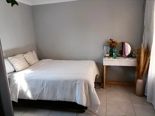 Batchelor room available immediately in Protea Glen ext 29