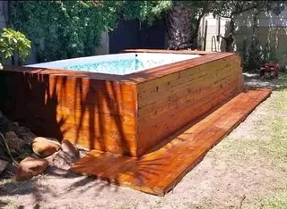 Above And In Ground Splash Pools