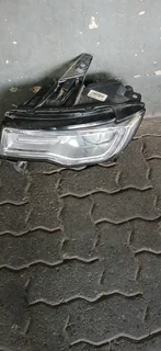 Jeep Grand Cherokee Srt Headlight