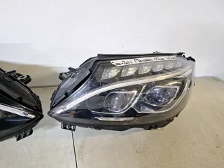 W205 DOUBLE XENON HEADLIGHTS