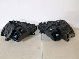 W205 DOUBLE XENON HEADLIGHTS