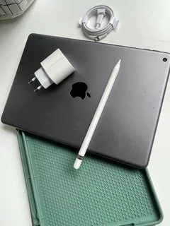 iPad 9th Gen Wifi Only 64GB & Apple Pencil