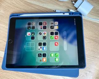 iPad 9th Gen 256GB  Wifi Only & Apple Pencil