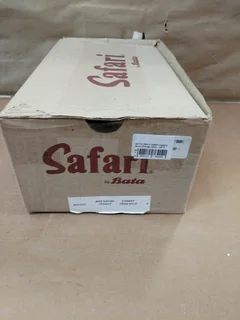 BATA Men&#39;s Safari Legacy Boot Orange Sole