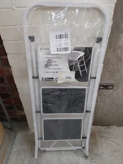 3 Step Ladder With Non Slip Steps