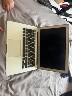 Apple Macbook air 13