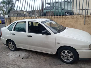 2002 Volkswagen Polo Sedan millenuim