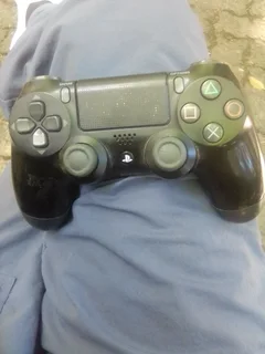 PS4 controller