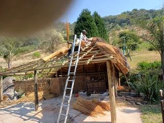 Thatching and Thatch Houses and Lapa Installations