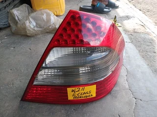 W211 E-class Mercedes Taillight