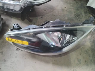 Mazda 2 Headlight