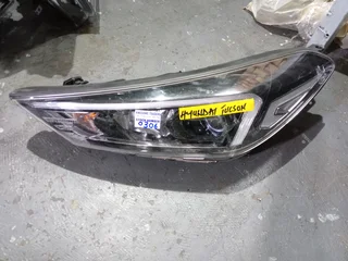 Hyundai Tucson Headlight