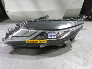 Mitsubishi Triton Headlight