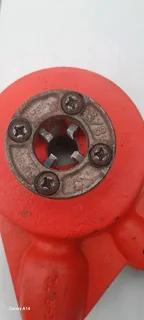 Ridgid pipe threader and pipe cutter