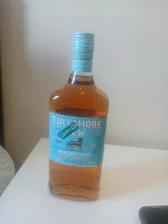 I'm  selling  Tullamore wisky 750ml orange color