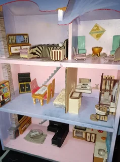 Dollhouse furniture