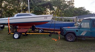 19 ft Hunter on Trailer R45,000. East coast. Call  or Whatsapp Anjé 0712961465