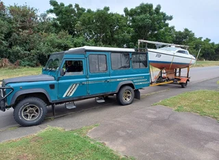 19 ft Hunter on Trailer R35 000. East coast. Call  or Whatsapp Anjé 0712961465