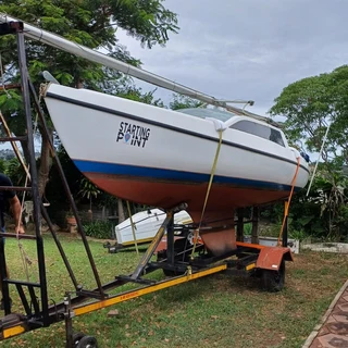 19 ft Hunter on Trailer R45,000.East coast.Call  or Whatsapp Anjé 0712961465