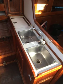 URGENT SALE! 41 ft Vickers Cruiser Racer. R700k. Vaal. Call Anjé 0712961465