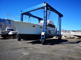 54 ft Hatteras Sportsfisher, 3 Detroit motors. R440k. Call Anjé 0712961465