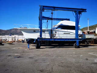 54 ft Hatteras Sportsfisher, 3 Detroit motors. R440k. Call Anjé 0712961465