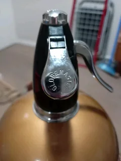 Globe master soda siphon