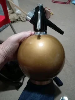 Globe master soda siphon