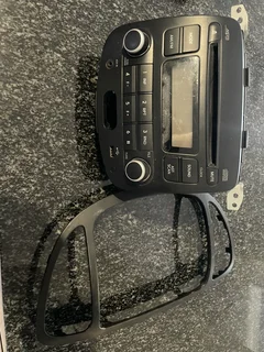 Hyunda i10 OEM Radio