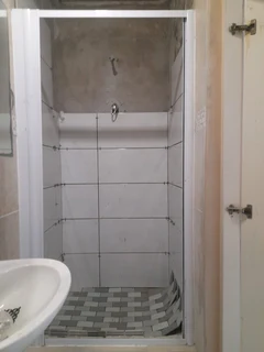 HANDYMAN/BUILDER/ALL  ROUNDER LOOKING FOR WORK