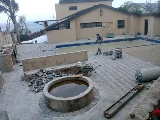 HANDYMAN  / BUILDER / ALL ROUNDER LOOKING FOR WORK