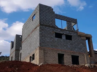 HANDYMAN  / BUILDER / ALL ROUNDER LOOKING FOR WORK