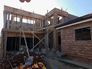 HANDYMAN  / BUILDER / ALL ROUNDER LOOKING FOR WORK