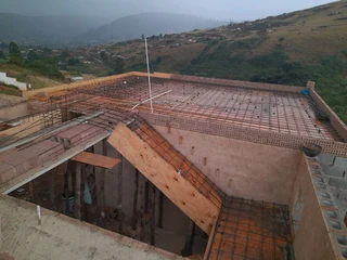 HANDYMAN / BUILDER / ALL ROUNDER LOOKING FOR WORK