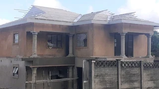 BUILDER / ALL ROUNDER LOOKING FOR WORK