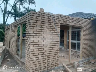 HANDYMAN / BUILDER / ALL ROUNDER LOOKING FOR WORK