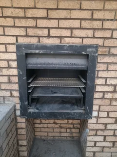 HANDYMAN / BUILDER / ALL ROUNDER LOOKING FOR WORK