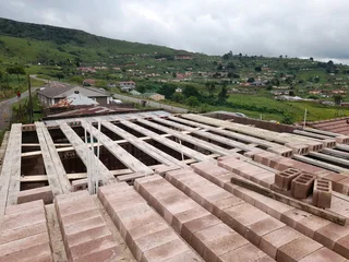 BUILDER / HANDYMAN / ALL ROUNDER LOOKING FOR WORK