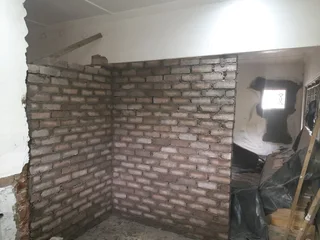 BUILDER ALL ROUNDER LOOKING FOR WORK