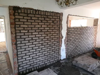 BUILDER ALL ROUNDER LOOKING FOR WORK