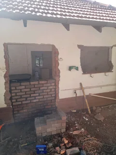BUILDER ALL ROUNDER LOOKING FOR WORK