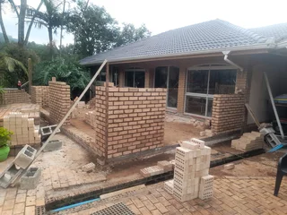 BUILDER ALL ROUNDER LOOKING FOR WORK