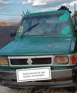 2000 Toyota Venture Sedan