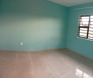 Outside room available immediately, R 3000 , with own shower,  toilet and kitchenette,  no parking