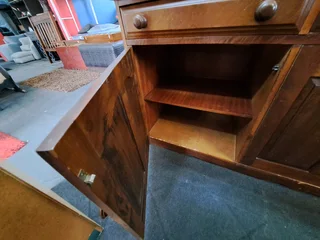 Hutch buffet server