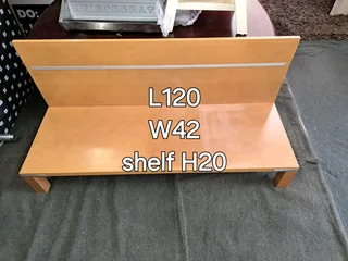 Display shelf